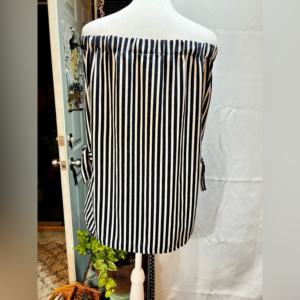 H&M Women’s Blouse Top Size 12 Blue & White Striped 3/4 Sleeves - Picture 5 of 8
